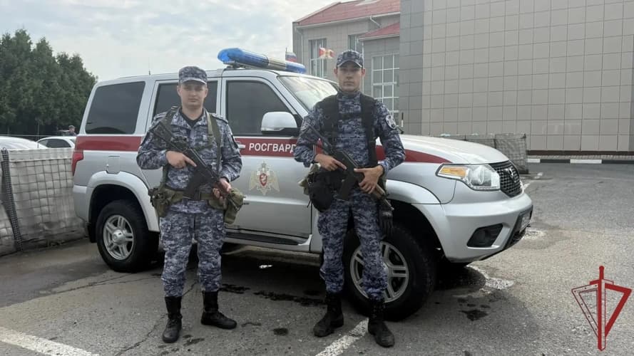 Росгвардейцы оказали помощь пострадавшей при атаке БПЛА жительнице Белгорода