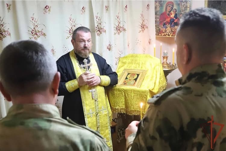 В Херсонской области росгвардейцы встретились с представителем духовенства